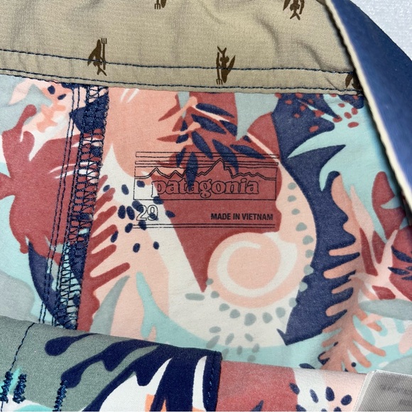 Patagonia Mens Scallop Hem Stretch Wavefarer Board Shorts Size 29 Multicolor - Picture 3 of 11